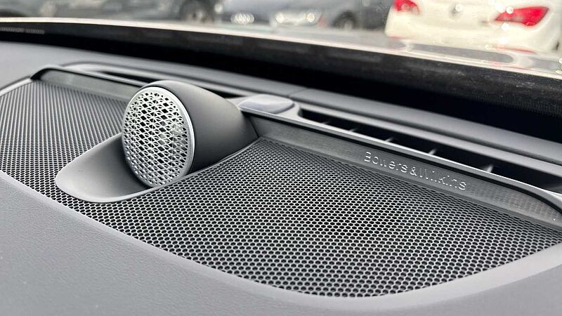 Volvo XC90 Ultra, T8 AWD Plug-in hybrid, Electric/Petrol, Dark, 7 Seats