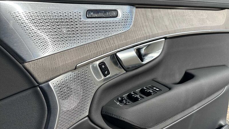 Volvo XC90 Ultra, T8 AWD Plug-in hybrid, Electric/Petrol, Dark, 7 Seats
