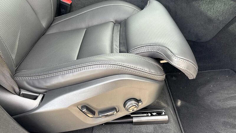 Volvo XC90 Ultra, T8 AWD Plug-in hybrid, Electric/Petrol, Dark, 7 Seats