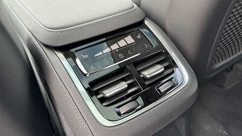 Volvo XC90 Ultra, T8 AWD Plug-in hybrid, Electric/Petrol, Dark, 7 Seats