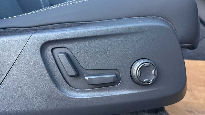 Volvo XC40 Black Edition Ultra, B4 Mild hybrid, Petrol