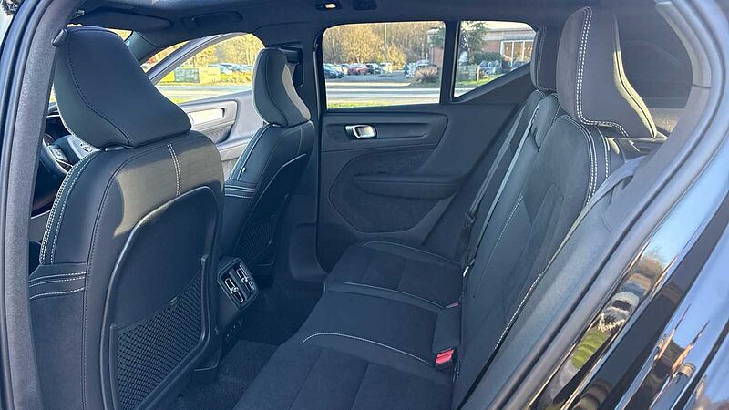 Volvo XC40 Black Edition Ultra, B4 Mild hybrid, Petrol
