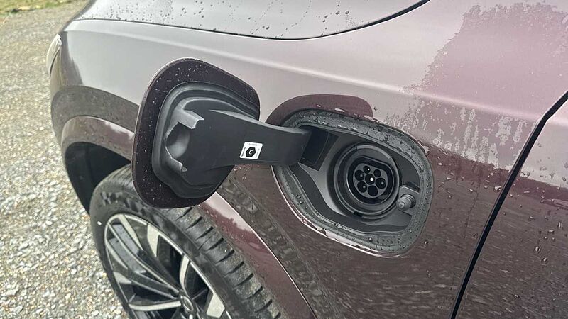 Volvo XC90 Ultra, T8 AWD Plug-in hybrid, Electric/Petrol, Dark, 7 Seats