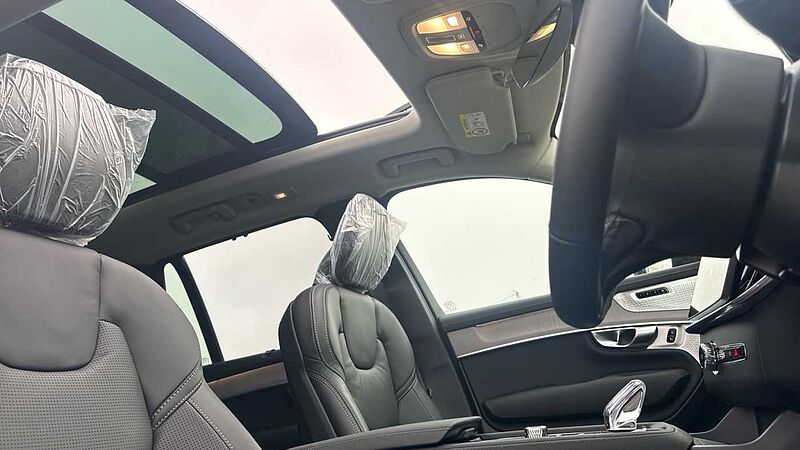 Volvo XC90 Ultra, T8 AWD Plug-in hybrid, Electric/Petrol, Dark, 7 Seats