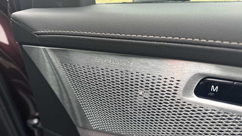 Volvo XC90 Ultra, T8 AWD Plug-in hybrid, Electric/Petrol, Dark, 7 Seats