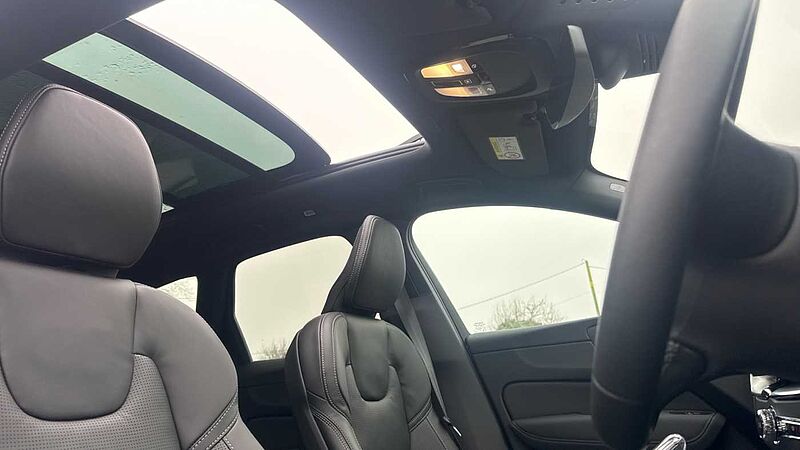 Volvo XC60 Black Edition Ultra, T8 AWD Plug-in hybrid, Electric/Petrol