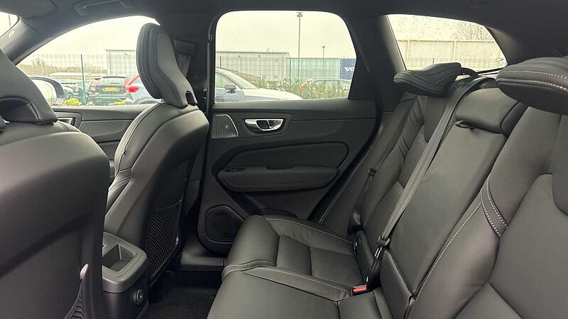 Volvo XC60 Black Edition Ultra, T8 AWD Plug-in hybrid, Electric/Petrol