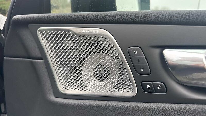 Volvo XC60 Black Edition Ultra, T8 AWD Plug-in hybrid, Electric/Petrol