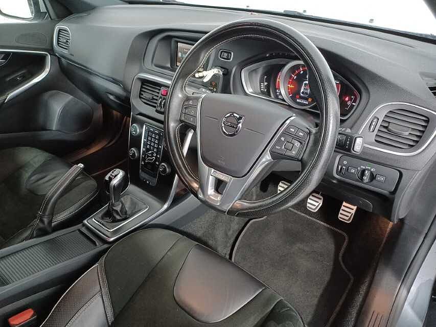 Volvo V40 T2 R-Design Manual
