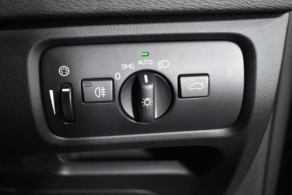 Volvo V40 T2 R-Design Manual