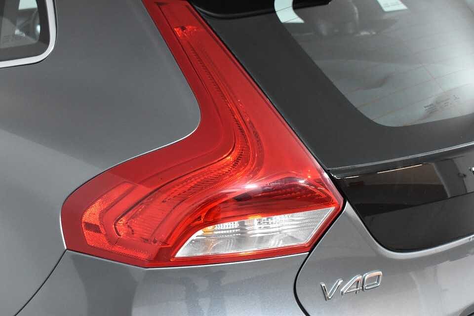 Volvo V40 T2 R-Design Manual