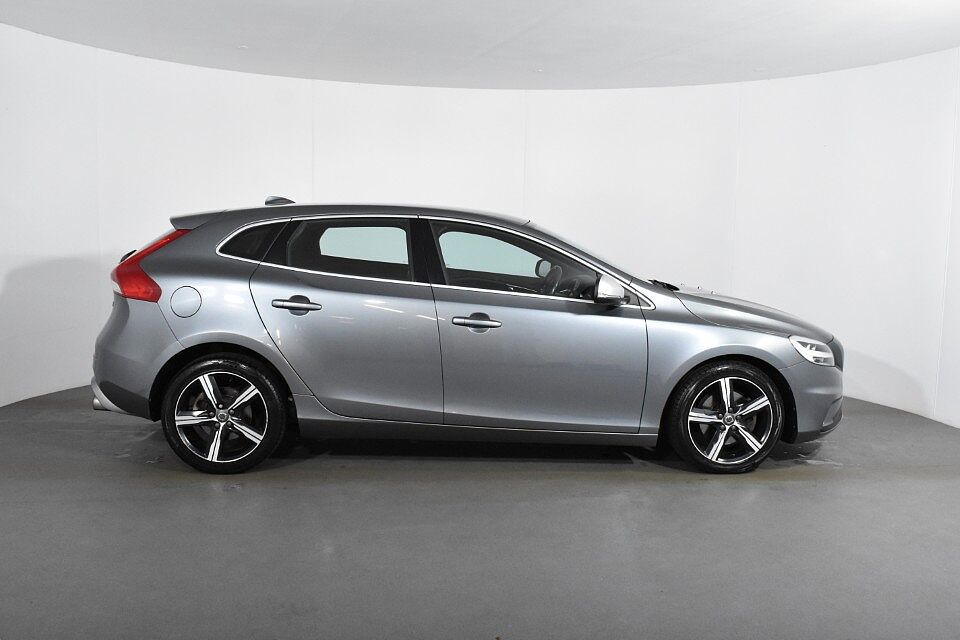 Volvo V40 T2 R-Design Manual