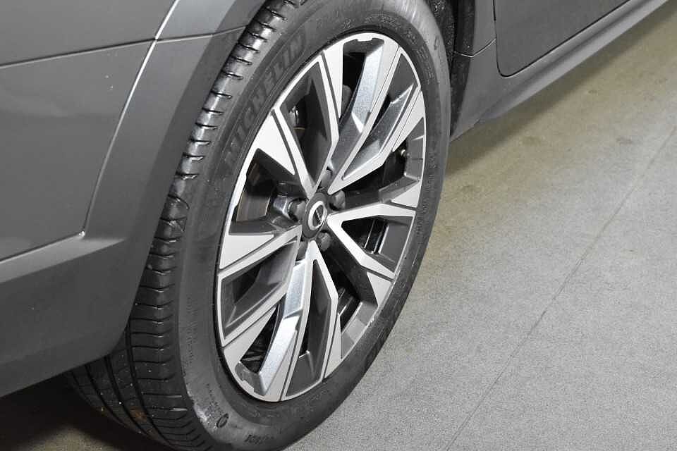 Volvo V90 Cross Country Plus, B5 AWD mild hybrid, Petrol