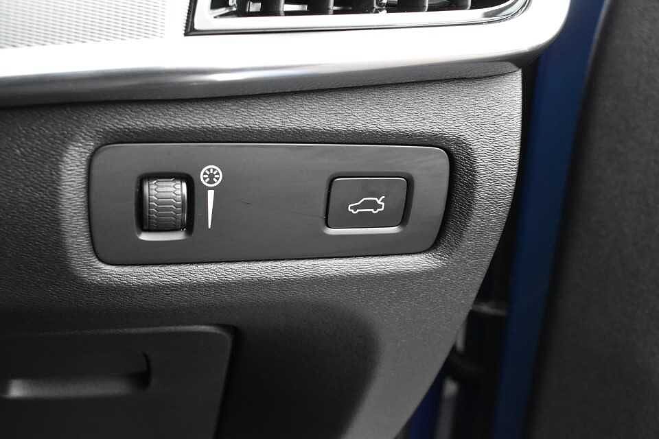 Volvo S90 D4 R-Design Automatic