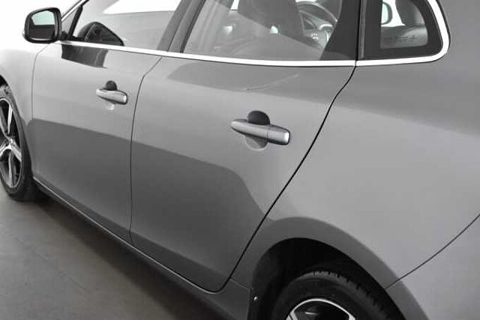 Volvo V40 T2 R-Design Manual