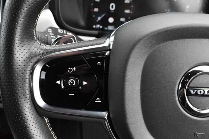 Volvo S90 D4 R-Design Automatic