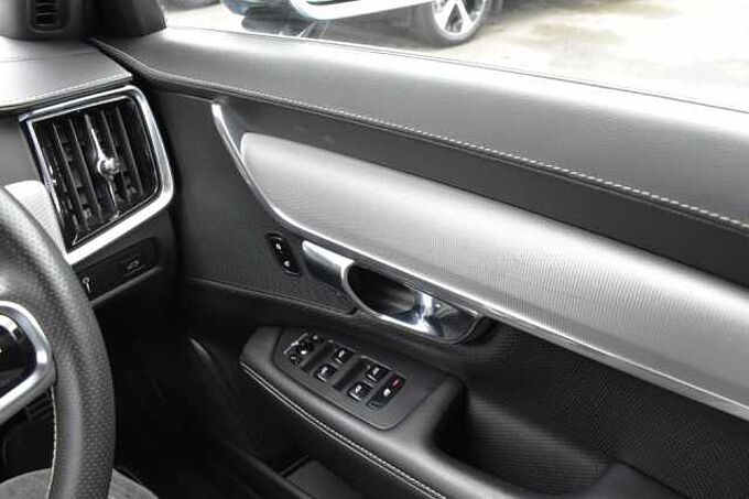 Volvo S90 D4 R-Design Automatic