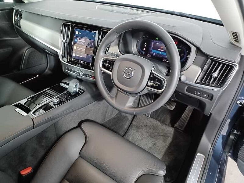 Volvo S90 Recharge Plus, T8 AWD plug-in hybrid, Electric/Petrol, Bright