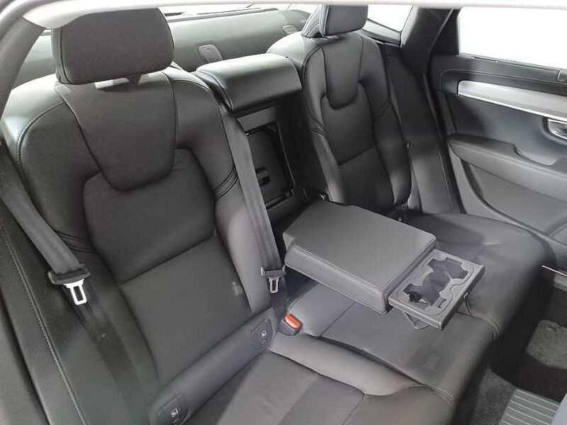 Volvo S90 Recharge Plus, T8 AWD plug-in hybrid, Electric/Petrol, Bright