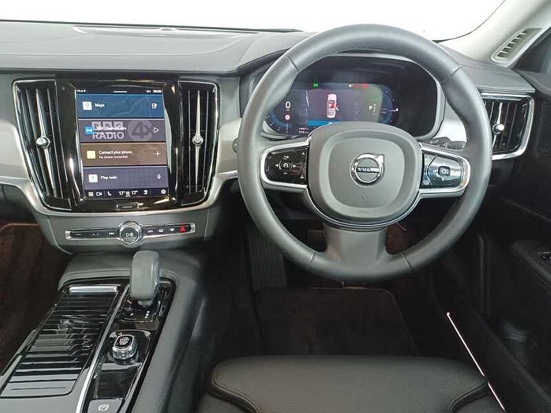 Volvo S90 Recharge Plus, T8 AWD plug-in hybrid, Electric/Petrol, Bright