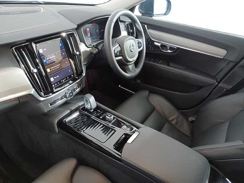 Volvo S90 Recharge Plus, T8 AWD plug-in hybrid, Electric/Petrol, Bright