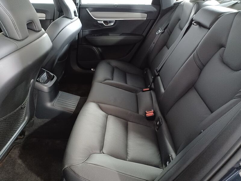 Volvo S90 Recharge Plus, T8 AWD plug-in hybrid, Electric/Petrol, Bright