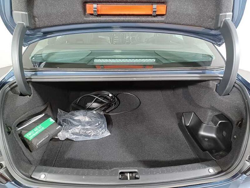 Volvo S90 Recharge Plus, T8 AWD plug-in hybrid, Electric/Petrol, Bright
