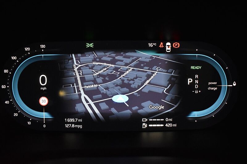 Volvo S90 Recharge Plus, T8 AWD plug-in hybrid, Electric/Petrol, Bright