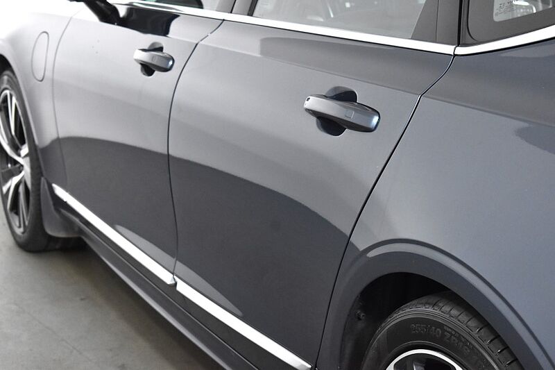 Volvo S90 Recharge Plus, T8 AWD plug-in hybrid, Electric/Petrol, Bright