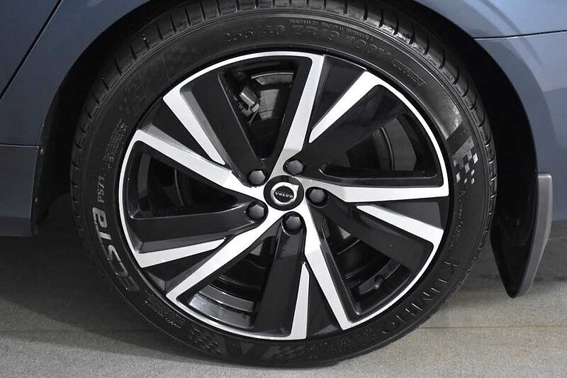 Volvo S90 Recharge Plus, T8 AWD plug-in hybrid, Electric/Petrol, Bright