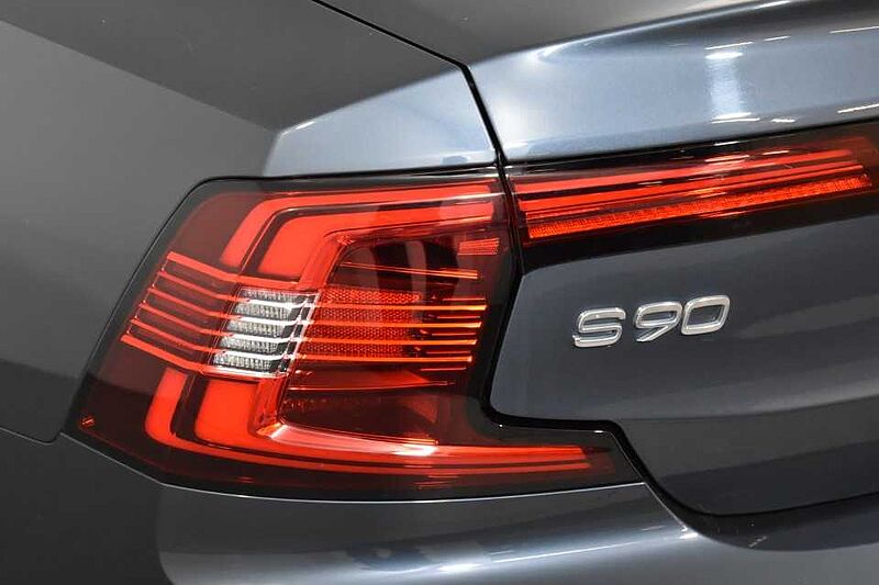 Volvo S90 Recharge Plus, T8 AWD plug-in hybrid, Electric/Petrol, Bright