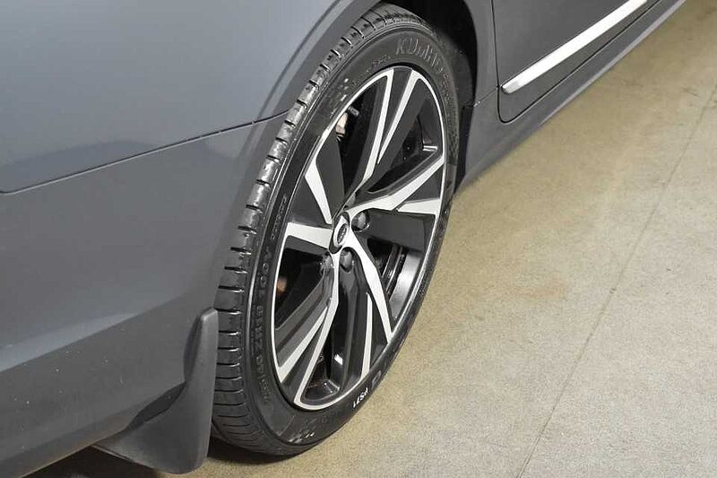 Volvo S90 Recharge Plus, T8 AWD plug-in hybrid, Electric/Petrol, Bright