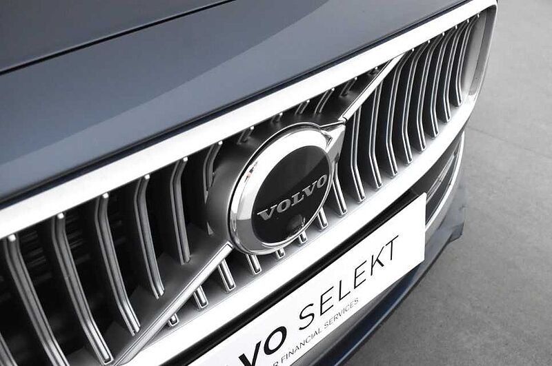 Volvo S90 Recharge Plus, T8 AWD plug-in hybrid, Electric/Petrol, Bright