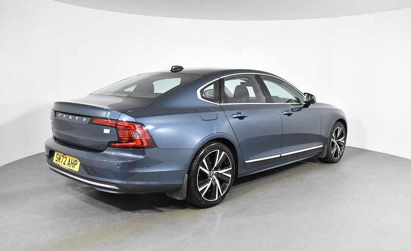 Volvo S90 Recharge Plus, T8 AWD plug-in hybrid, Electric/Petrol, Bright
