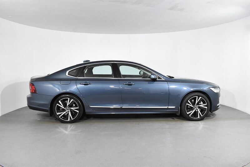 Volvo S90 Recharge Plus, T8 AWD plug-in hybrid, Electric/Petrol, Bright