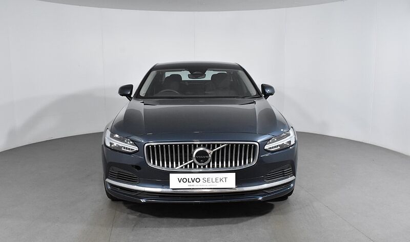 Volvo S90 Recharge Plus, T8 AWD plug-in hybrid, Electric/Petrol, Bright