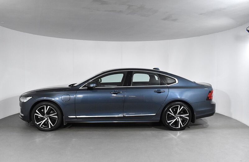 Volvo S90 Recharge Plus, T8 AWD plug-in hybrid, Electric/Petrol, Bright