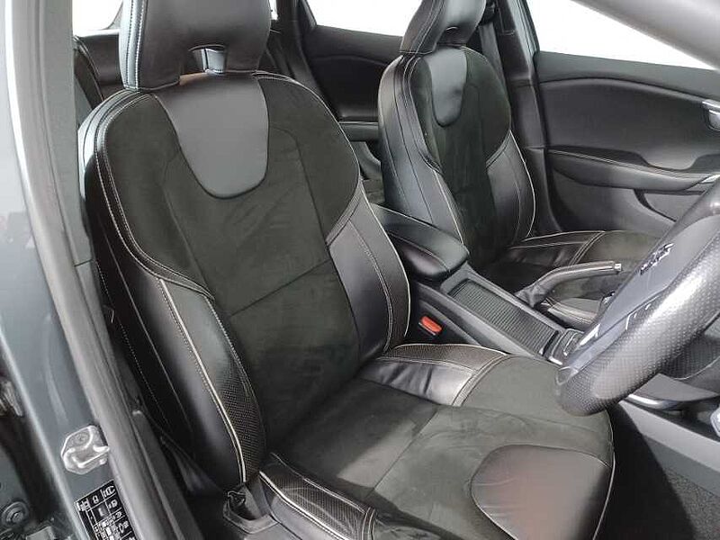 Volvo V40 T2 R-Design Manual