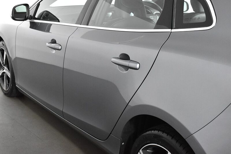 Volvo V40 T2 R-Design Manual