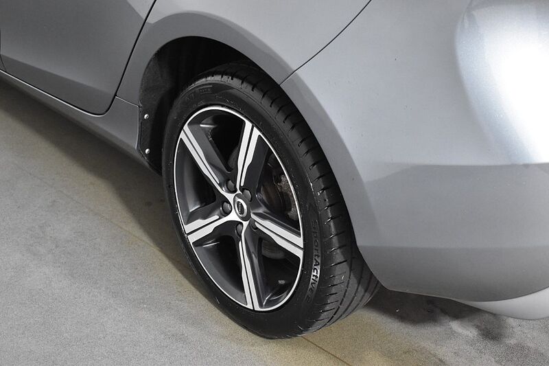 Volvo V40 T2 R-Design Manual