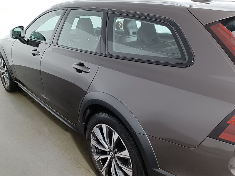 Volvo V90 Cross Country Plus, B5 AWD mild hybrid, Petrol