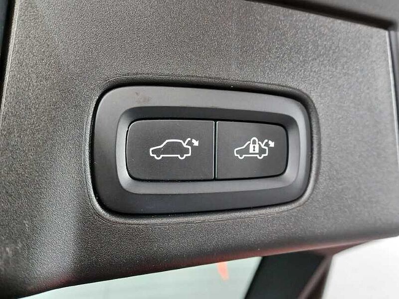 Volvo V90 Cross Country Plus, B5 AWD mild hybrid, Petrol