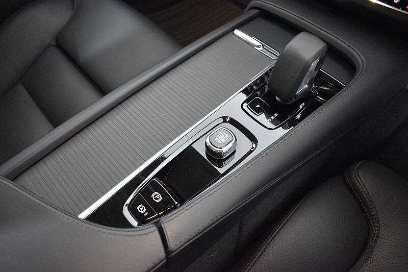 Volvo V90 Cross Country Plus, B5 AWD mild hybrid, Petrol