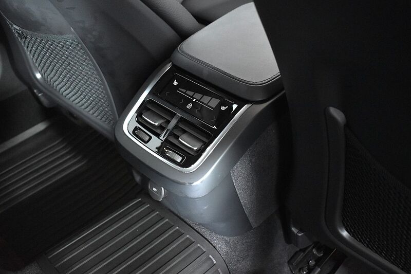 Volvo V90 Cross Country Plus, B5 AWD mild hybrid, Petrol