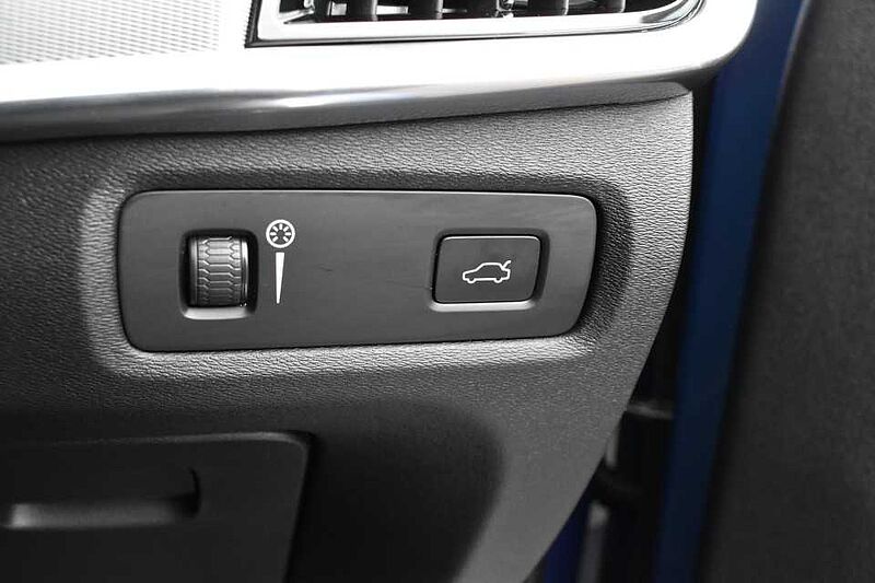 Volvo S90 D4 R-Design Automatic