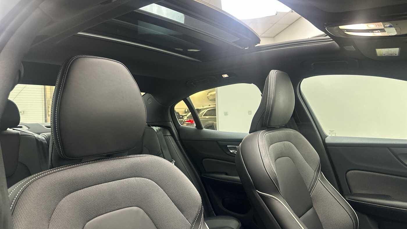 Volvo S60 B5 mild hybrid Petrol Ultimate Dark