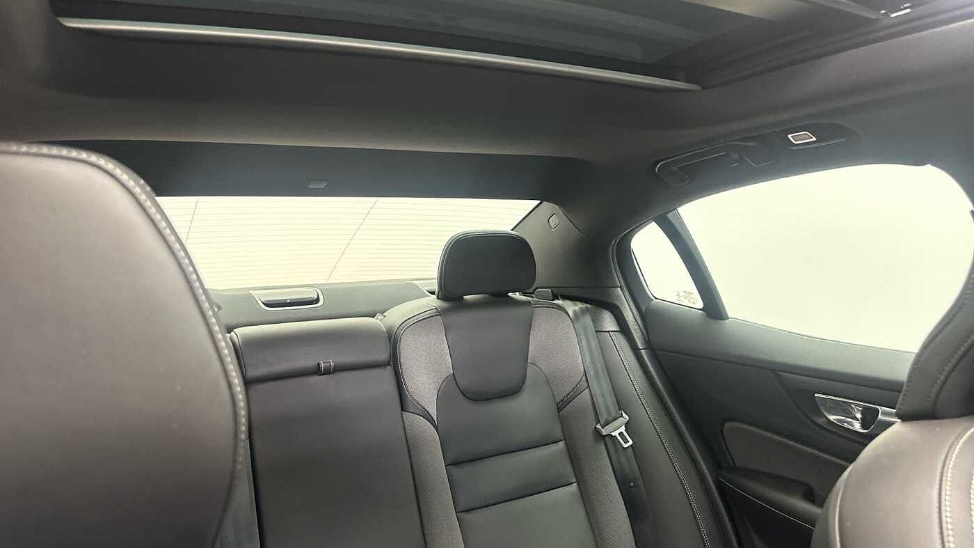 Volvo S60 B5 mild hybrid Petrol Ultimate Dark