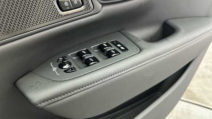 Volvo V90 T6 AWD PHEV Plus Dark