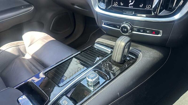 Volvo S60 T8 AWD PHEV Recharge R-Design