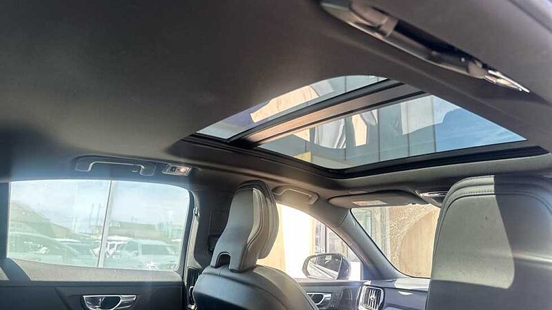 Volvo S60 T8 AWD PHEV Recharge R-Design